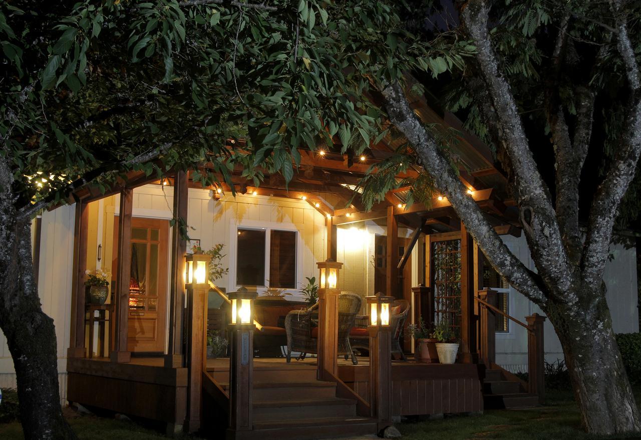 Coho Cottages Willow Creek Екстер'єр фото